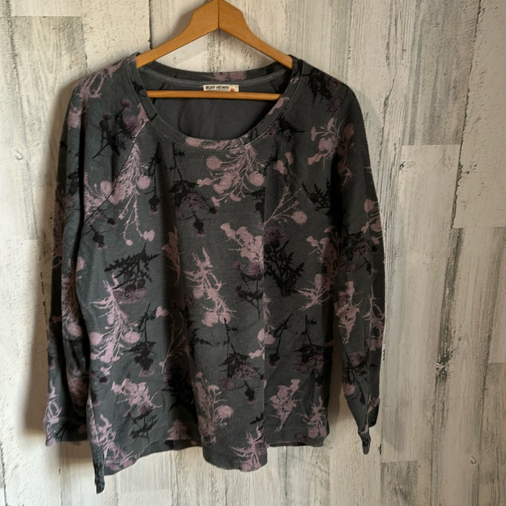 DD35 grey sweater purple black floral ruff hewn XL extra large X-Large